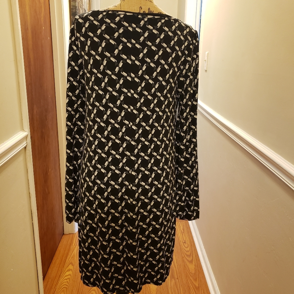 Dress - Picture 2 of 5